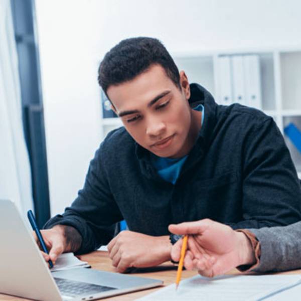 Accompagnez un jeune dans son parcours vers les études supérieures